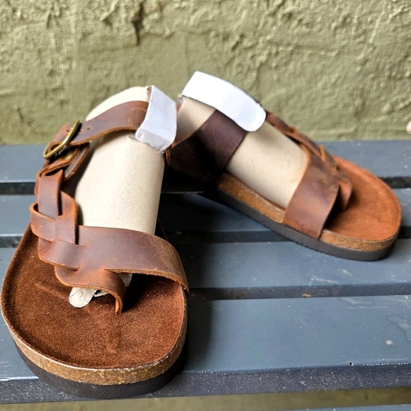 NWOT White Mountain Crawford Women Footbed Leather Braided Toe Loop Sandals Sz 7 - Picture 2 of 3